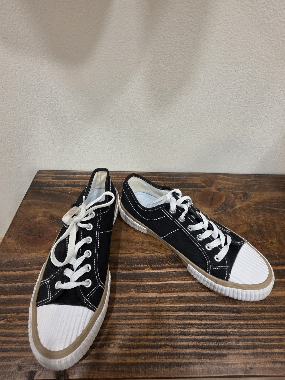 Black Canvas Low-Top Sneakers with White Laces